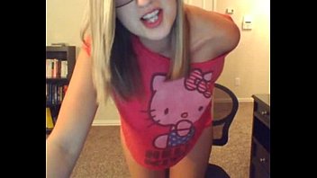 Cute girl on cam flash her tits @ xxxcamchickss.com